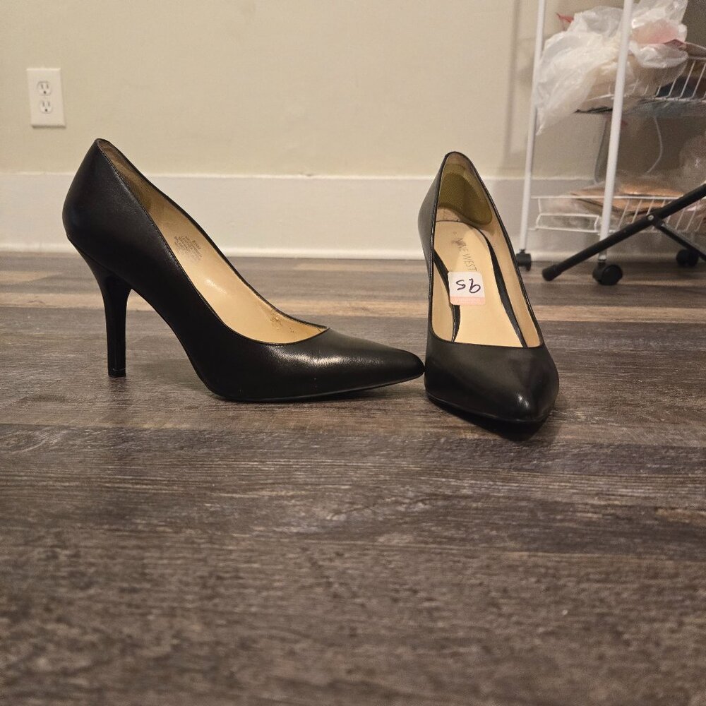 black pumps